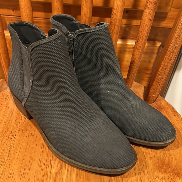 New Kensie Boots - Picture 9 of 16